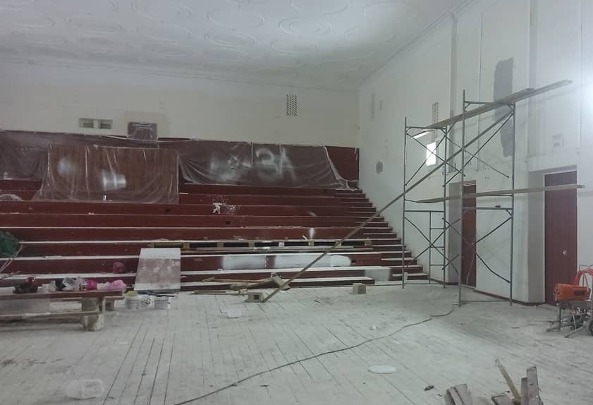 В Прохладном продолжается текущий ремонт здания Городского Дворца культуры