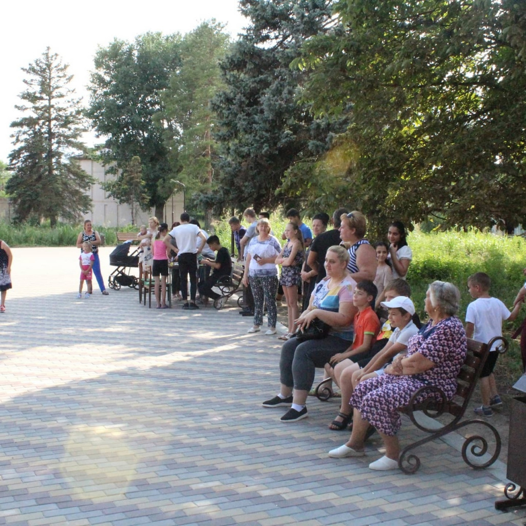 В Прохладном прошла концертно-развлекательная программа, посвященная Дню семьи, любви и верности